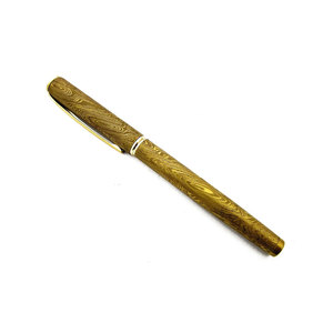 Pluma Estilográfica Artesanal de Acero de Damasco con Detalles en Oro y Punta Plateada Prime Crafts International PCI-FK-R-194 para Actividades Promocionales y Oficina - Product Image 6
