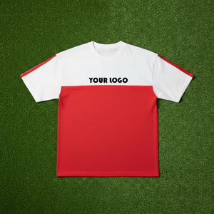เสื้อยืดผู้ชายพิมพ์โลโก้ตามสั่งผ้าตัดต่อสไตล์โอเวอร์ไซซ์แนวสตรีท - Product Image 1