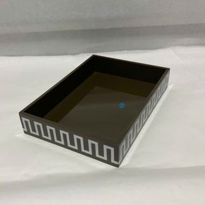 Plateau en laque durable fait main, rectangulaire bleu marine, avec bordure à motif grec, pour service et décoration intérieure, vente en gros, B2B, vente en gros de plantes, OEM - Product Image 1