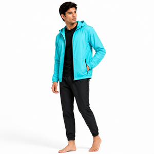 Veste coupe-vent légère et décontractée avec tissu résistant, design moderne et coupe confortable, idéale pour les aventures en plein air - Product Image 6