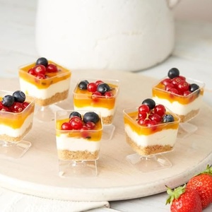 Nuevos Vasos Desechables Cuadrados de Plástico Vintage para Postres, 100 ml, Transparentes, Aptos para Congelador, Vasos de Presentación Premium para Fiestas - Product Image 1