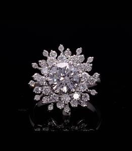 Anillo de Diseño con Halo Floral y Diamantes, Certificado IGI, Oro de 18K, para Mujer, Joyería Elegante para Novia, Regalo para Boda y Fiesta - Product Image 3