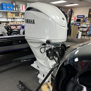 2024 Yama_ha LF300XCB2 White 25in Shaft - Product Image 4