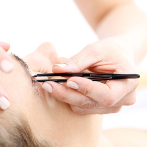 Crayons à sourcils auto-affûtants et taille-crayon de précision professionnels de qualité cosmétique supérieure – Prix de gros - Product Image 2