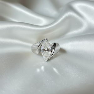 Anillo de Compromiso Clásico Solitario de 2 CT con Corte Marquise y Zirconia, Regalo Moderno para Mujer, para Bodas y Fiestas, Plata de Ley 925 - Product Image 5