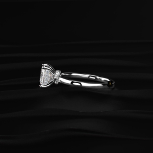 Anillo de diamante solitario Princess cultivado en laboratorio, doble halo oculto, certificado IGI, de color D a F, 2.00 ct en el centro, 0.30 ct en los laterales, 2.20 ct en total, Timeless. - Product Image 3