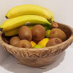 Tazón para Servir Frutas y Nueces de Madera Natural Tallada a Mano, de Comercio Justo, Apto para Lavavajillas, Estilo Moderno y Lujoso - Product Image 2