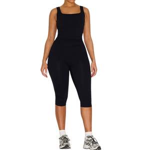 Conjunto de Yoga de 2 Piezas para Mujer, Venta al Por Mayor, Personalizado, Transpirable, Top Deportivo y Pantalones Cortos para Correr, Ropa Deportiva para Gimnasio - Product Image 1
