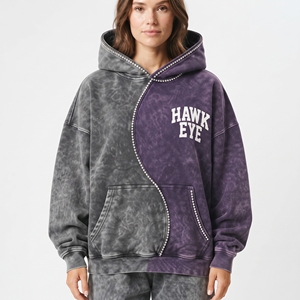 Sudadera con capucha para mujer de dos tonos con pedrería, hombros caídos, lavado ácido, de algodón grueso y forro polar, con logo bordado. - Product Image 5
