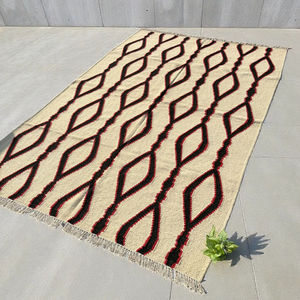 พรมคิลิมทำมือจากขนสัตว์เป็นมิตรกับสิ่งแวดล้อม ลายพิมพ์นามธรรมทันสมัย พื้นสีครีม ทอแบบเรียบ สำหรับห้องนั่งเล่น - Product Image 2