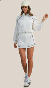 Ensemble veste coupe-vent légère à capuche et short pour femme, vêtements de sport décontractés pour l'extérieur, ensemble de vêtements de sport 2 pièces pour femmes - Product Image 6