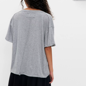 Camiseta Oversize de Mujer con Cuello en V, Gris, Manga Corta, Tejido Holgado, Ajuste Regular, Color Sólido, Estilo Urbano, Ropa Casual para Adultos - Product Image 2