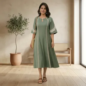 Robe midi bohème verte brodée pour femme, coupe trapèze, manches trois quarts, ample, en lin et coton tissé, décontractée, pour le printemps et le quotidien - Product Image 5