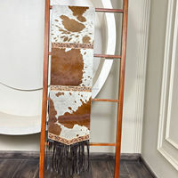 Chemin de table en cuir de vache véritable occidental et cuir travaillé à la main, décoration rustique pour la maison, chemin de table long en cuir de vache de luxe avec franges