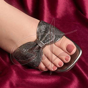 Sandalias Cómodas y Modernas con Diseño de Lazo, Antideslizantes, con Plantilla de Gel y Detalles Brillantes - Product Image 5