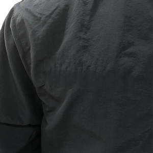 Ensemble de survêtement unisexe personnalisé en nylon pour homme : veste zippée et pantalon coupe-vent cargo, idéal pour le sport - Product Image 4