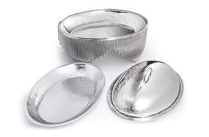 Mayorista de lujo: Plato ovalado para calentar alimentos con tapa de cúpula colgante en oro espejado, efecto diamante martillado, soporte en arco, unidad individual - Product Image 2