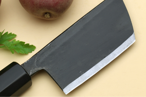 Couteau à légumes Nakiri traditionnel japonais BA ENTERPRISES, hachoir à légumes |   Finition noire Kurouchi |   Octogonal en bois - Product Image 2
