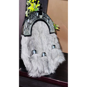 Accessoire haut de gamme pour costumes : Épingle à cravate écossaise (Sporrane) en fourrure de lapin blanc et chrome, qualité supérieure, best-seller - Product Image 2