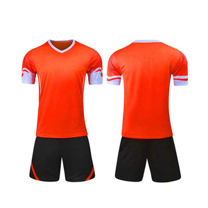 Conjunto de Camiseta de Fútbol para Hombre de Secado Rápido con Logotipo Personalizable, Estampado con Nombre, Color Verde y Blanco, Cuello Redondo y Manga Corta - Product Image 4