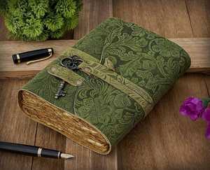 Journal relié en spirale en cuir gaufré floral personnalisé Vedant avec clé, carnet de voyage rustique vintage, cadeau - Product Image 4