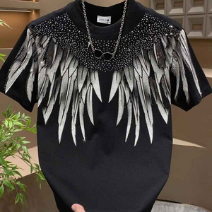 เสื้อยืดคอกลมแขนสั้นผู้ชายลายปีกประดับเพชรระยิบระยับ แฟชั่นสตรีทพังก์สำหรับฤดูร้อน แมทช์ได้กับทุกชุด ไซส์ 2XL ทรงโอเวอร์ไซส์ สีดำ ขาว แดง - Product Image 3