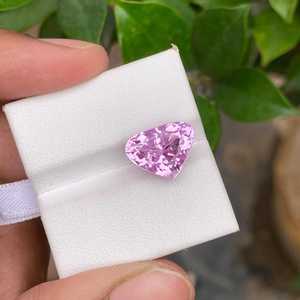 Pierre de Kunzite naturelle en forme de cœur, pierre précieuse rose facettée de qualité supérieure pour la fabrication de bijoux - Product Image 5