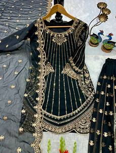 Conjunto de Kurta Larga Negra Bordada con Dupatta para Mujer, Ropa Tradicional Étnica India/Pakistaní para Bodas, Seda, Corte Holgado - Product Image 6
