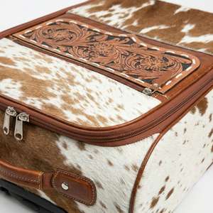Bolso de Mano de Cuero Genuino 100% Hecho a Mano, Diseño Clásico, Simple y Ligero, con Grabados Florales y Pelo de Animales - Product Image 2