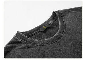 เสื้อยืดพรีเมียมผู้ชาย ทรงเข้ารูป คอวี ผ้าคอตตอน 100% หนานุ่ม ระบายอากาศดี สไตล์สตรีทแวร์ สีพื้น ย้อมสีแบบเรียบง่าย รับผลิตตามสั่ง ขายส่ง - Product Image 2