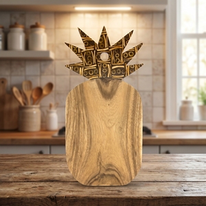 Tabla de servir grande de madera de suar de grado alimenticio con incrustaciones de coco y bambú, sin barnizar, hecha a mano, arte artesanal de Bali - Product Image 2