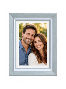 Marco de Fotos Versátil para Mesa y Pared, con Soporte de Escritorio y Opciones de Montaje en Pared para la Familia - Product Image 1