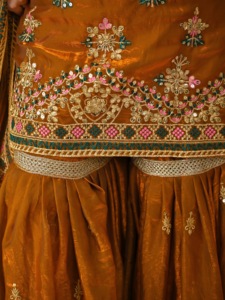 Ensemble Sharara en soie jaune moutarde brodé avec des sequins, tenue de mariage festive, costume Salwar Kameez pour femmes, taille S à 3XL - Product Image 6