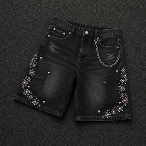 Shorts de Mezclilla Y2K Negros Lavados Crystal Shield para Hombre, Estilo Namja, Holgados, Tipo Bermuda, con Apliques de Cuero, Cadena de Diamantes de Imitación - Product Image 5