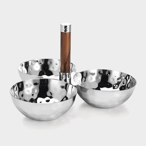 Bol de service moderne en métal avec support en forme de branche et détail grenade doré, poli à la main, pour le service des aliments - Product Image 2