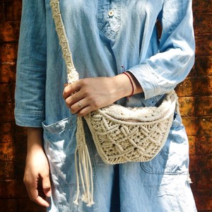 Sac fourre-tout portable personnalisable en macramé et crochet pour femme, style vintage décontracté d'été, avec fermeture éclair, en coton et soie, modèle unique - Product Image 4