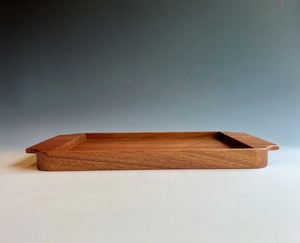 Bandeja de madera de nogal personalizada con asas, grabada, hecha a mano en EE. UU., bandeja de madera utilitaria, bandeja de madera rústica - Product Image 4