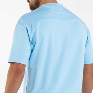 Camiseta de Seda 100% para Hombre, Cuello Redondo, Manga Corta, Corte Holgado, Color Azul Claro, Logotipo Frontal con Estampado de Leopardo, Diseño Casual y Transpirable - Product Image 4