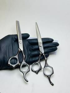 Tijeras de Barbero Profesionales KAAMIR INSTRUMENTS KI-BS-524 con Logotipo Personalizado, 4.5 Pulgadas, para Diestros, Mango Mediano, 32 Dientes, Acero 9CR13 - Product Image 6