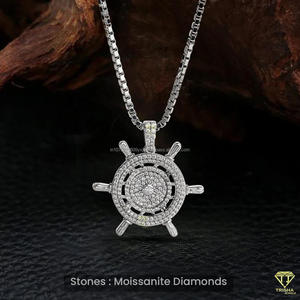 Collier pendentif boussole personnalisé en argent sterling 925 avec détails pavés de diamants moissanite - Product Image 2