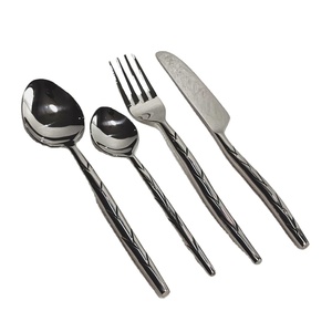 Juego de cubiertos forjados a mano de lujo de diseño vintage Juego de cubiertos de vajilla segura para alimentos de 4 piezas de excelente calidad a un precio confiable - Product Image 1