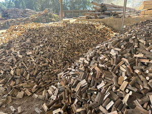 Bois de chauffage en chêne et hêtre / Bois de chauffage fendu séché au four / Bois de chauffage en bouleau en vente - Product Image 4