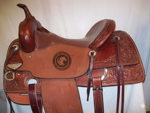 Hand <b>tooled</b> <b>leather</b> western saddle with floral engraving cushioned seat for horse riding trail use ranch <b>work</b> includes stirrups - Product Image 4
