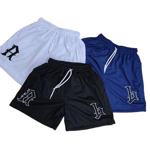 Short en maille double couche Basketball Hommes Basketball de haute qualité Logo personnalisé Sportswear Short de qualité supérieure pour hommes vêtements de plage - Product Image 1