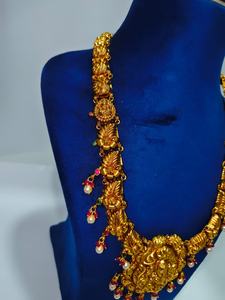 Collier de temple traditionnel indien du sud en or massif 22 carats, modèle Lakshmi Kasu Mala, fait main, avec pendentif pièce de monnaie déesse, long collier Haraam pour mariages - Product Image 3