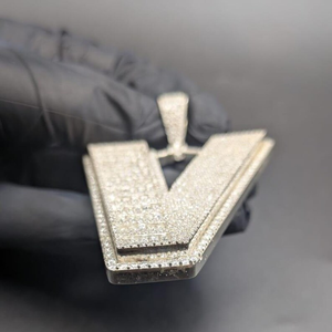 Colgante Iced Out personalizado con letra, de plata de ley 925, con diamante de moissanita, engaste hecho a mano, joyería de lujo estilo hip hop bling. - Product Image 3