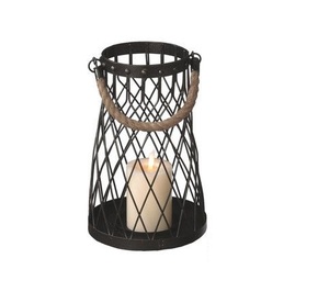 Venta al por mayor de fábrica: Nuevo farol decorativo para velas con asa de cuerda gruesa y acabado en metal negro. - Product Image 1
