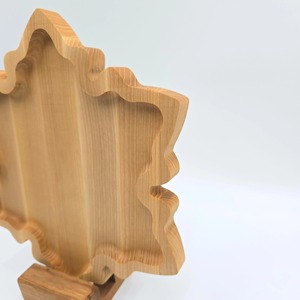 Assiette en bois en forme de feuille pour la photographie culinaire, accessoire de décoration sur le thème naturel, pour la présentation de plats et une expérience gastronomique raffinée - Product Image 2