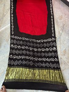 Sari Tradicional Indio de Seda Bandhani para Mujer, Teñido a Mano, Estilo Tie Dye, Étnico, para Diwali, Bodas, Fiestas, Tela Suave, Ropa Festiva - Product Image 2