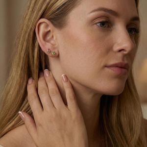 ต่างหูแซฟไฟร์แบบหลังแบน เงินแท้ 925 ชุบทอง 14K สำหรับเจาะกระดูกอ่อนหู ประดับอัญมณี - Product Image 5